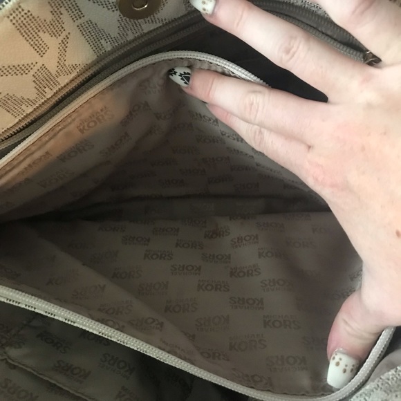 Michael kors handbag - Picture 4 of 6